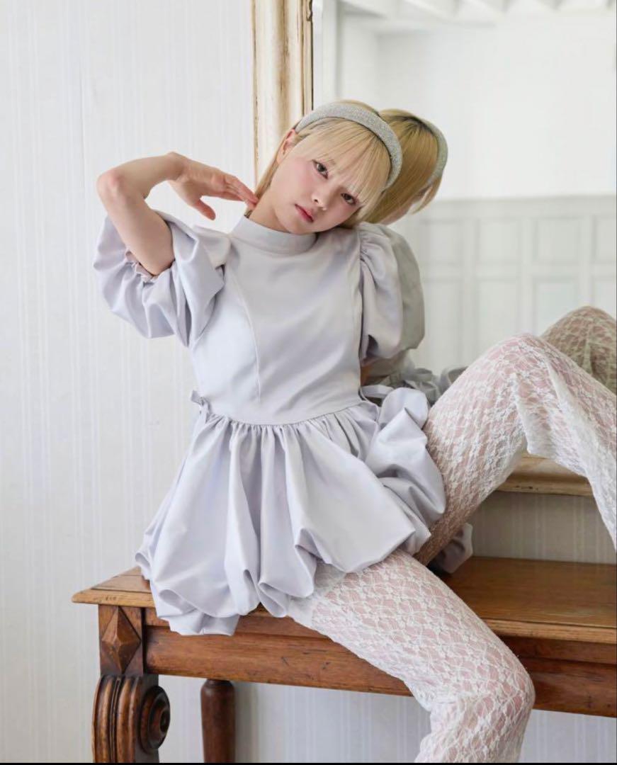 トリートユアセルフsatin balloonpeplumminionepiece