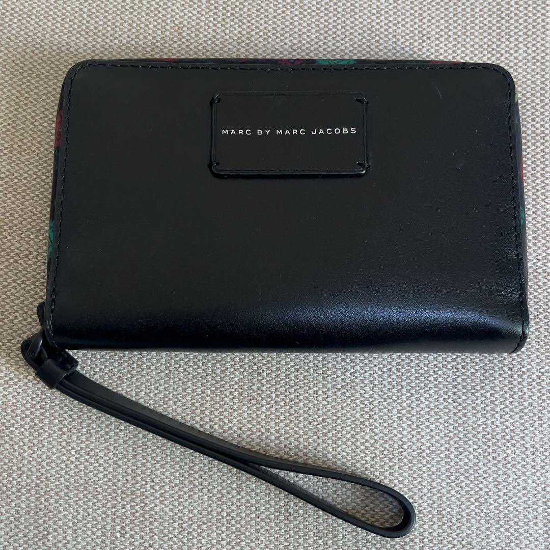 極美品 綺麗✨ MARC by MARC JACOBS×Disney 財布 黒 MARC JACOBS 黒財布 二つ折 - メルカリ