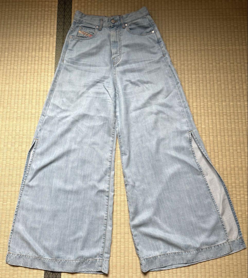 DIESEL ロングパンツ デニム生地 スリット入りパンツ