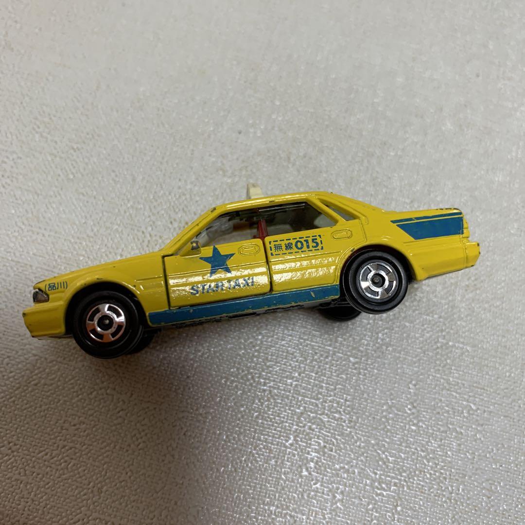 トミカ No.13 日産 セドリック 4 DOOR H.T タクシー 日本製