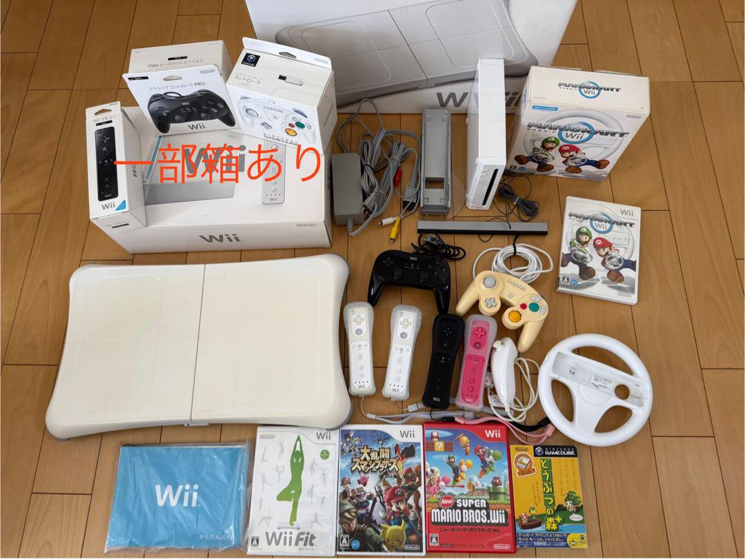 Wii 本体、Wii fit、コントローラ、ソフト12本まとめ売り wii 本体 wiiフィット ゲームソフト コントローラー wiiまとめ