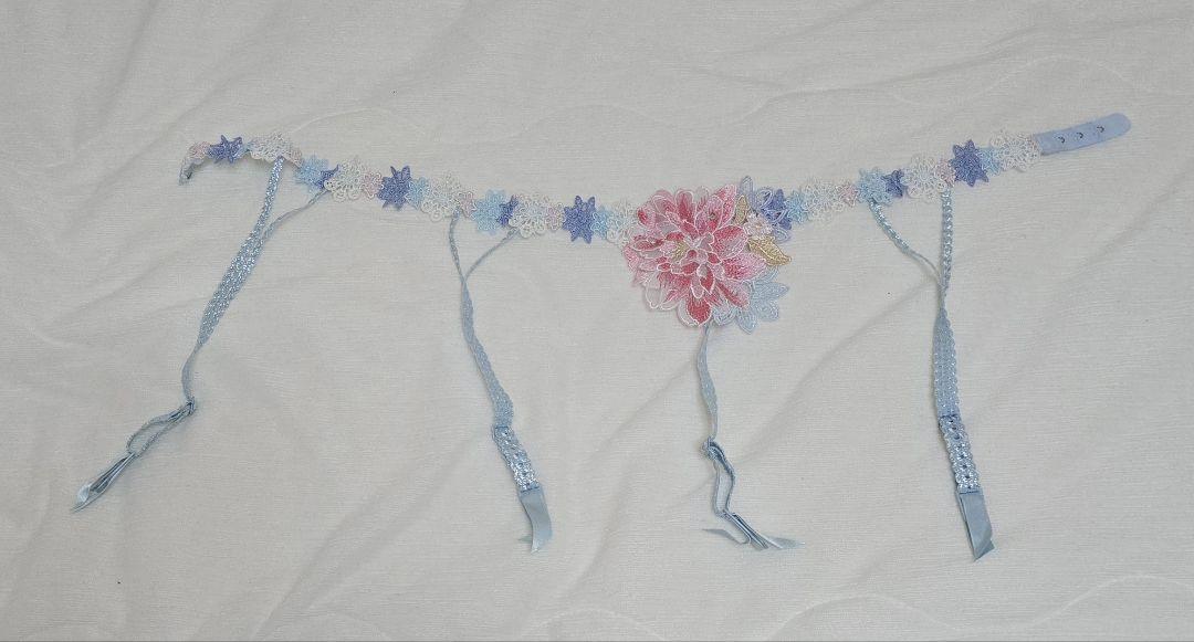 サルート 水色とピンクの花柄ガーターベルト