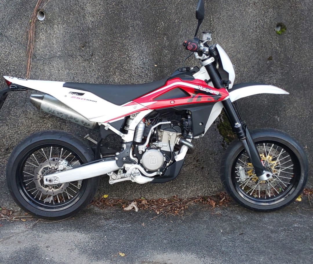 Husqvarna 250SMR モタード