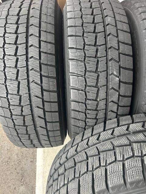 中古スタッドレス　215/60R16　ダンロップ　WM02