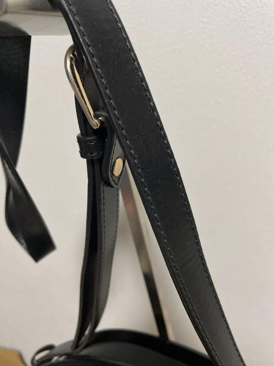 ですので 人気 スムースレザーブラック ロゴ刻印 LTI6U-m34871467506 A.P.C ハーフムーンショルダーバッグ ⑹テムとなっ