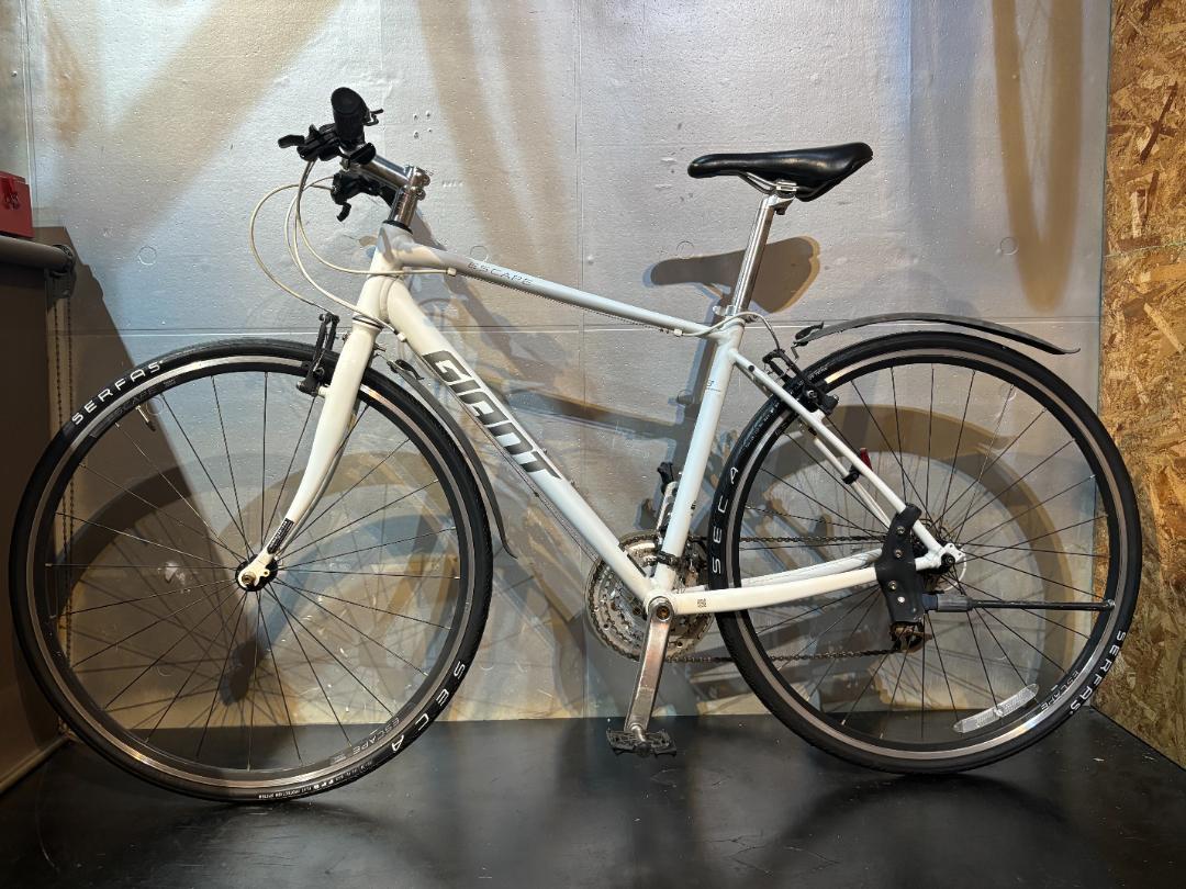 B25 中古クロスバイク Giant EscapeR3 ホワイト 480mm