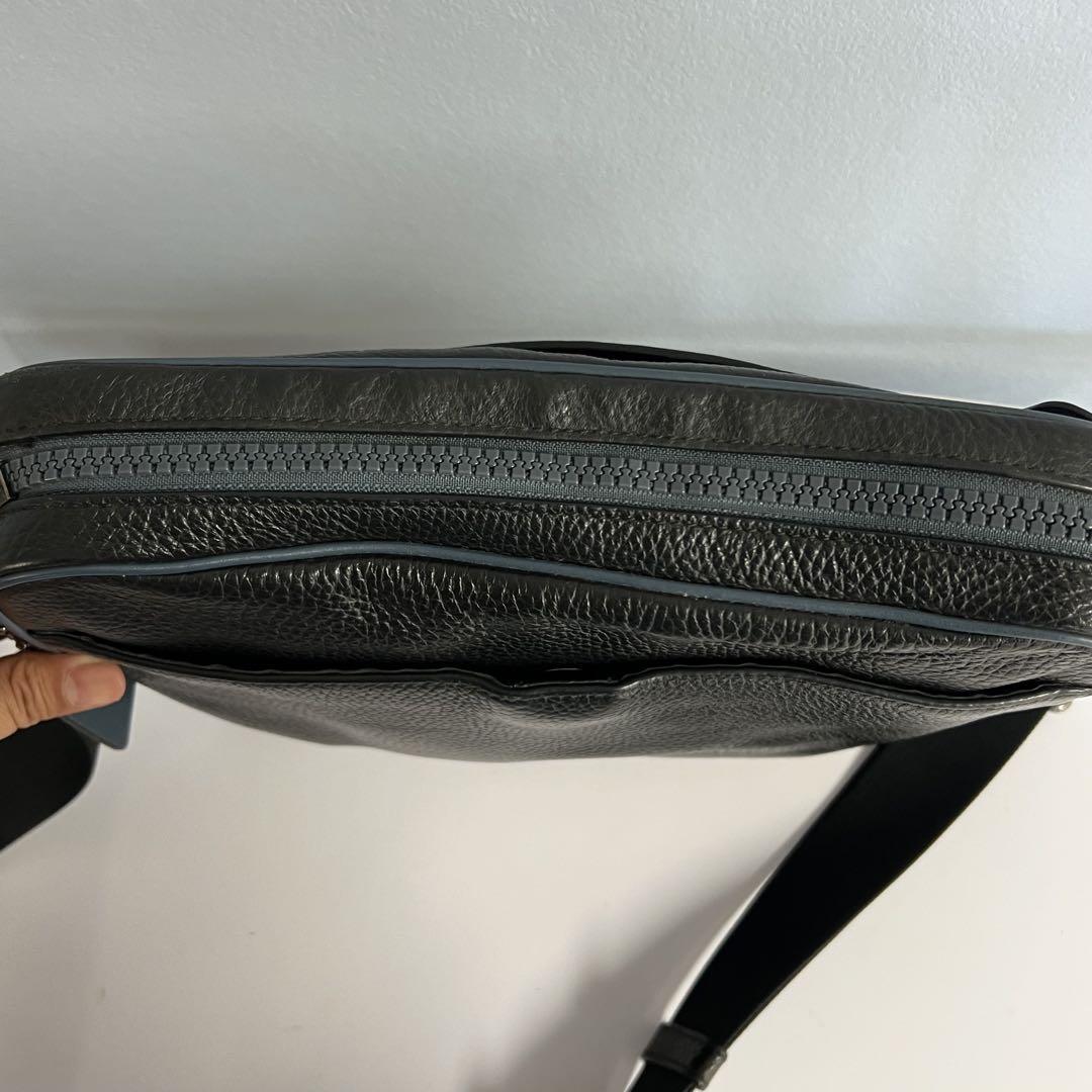 COACH ブラック レザー ショルダーバッグ　f50483 ロゴ　美品