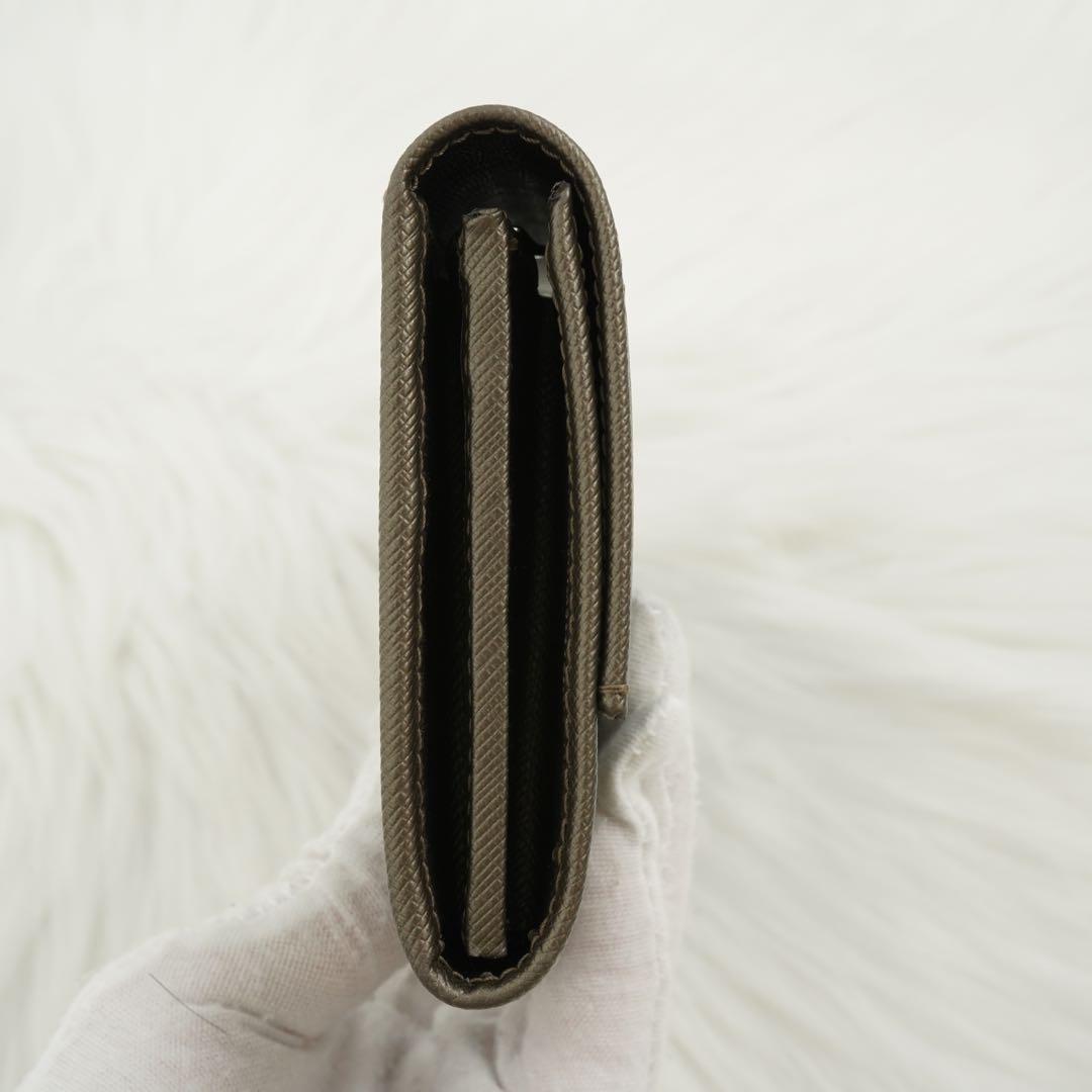 未使用品　Salvatore Ferragamo 長財布　ガンチーニ　グレー
