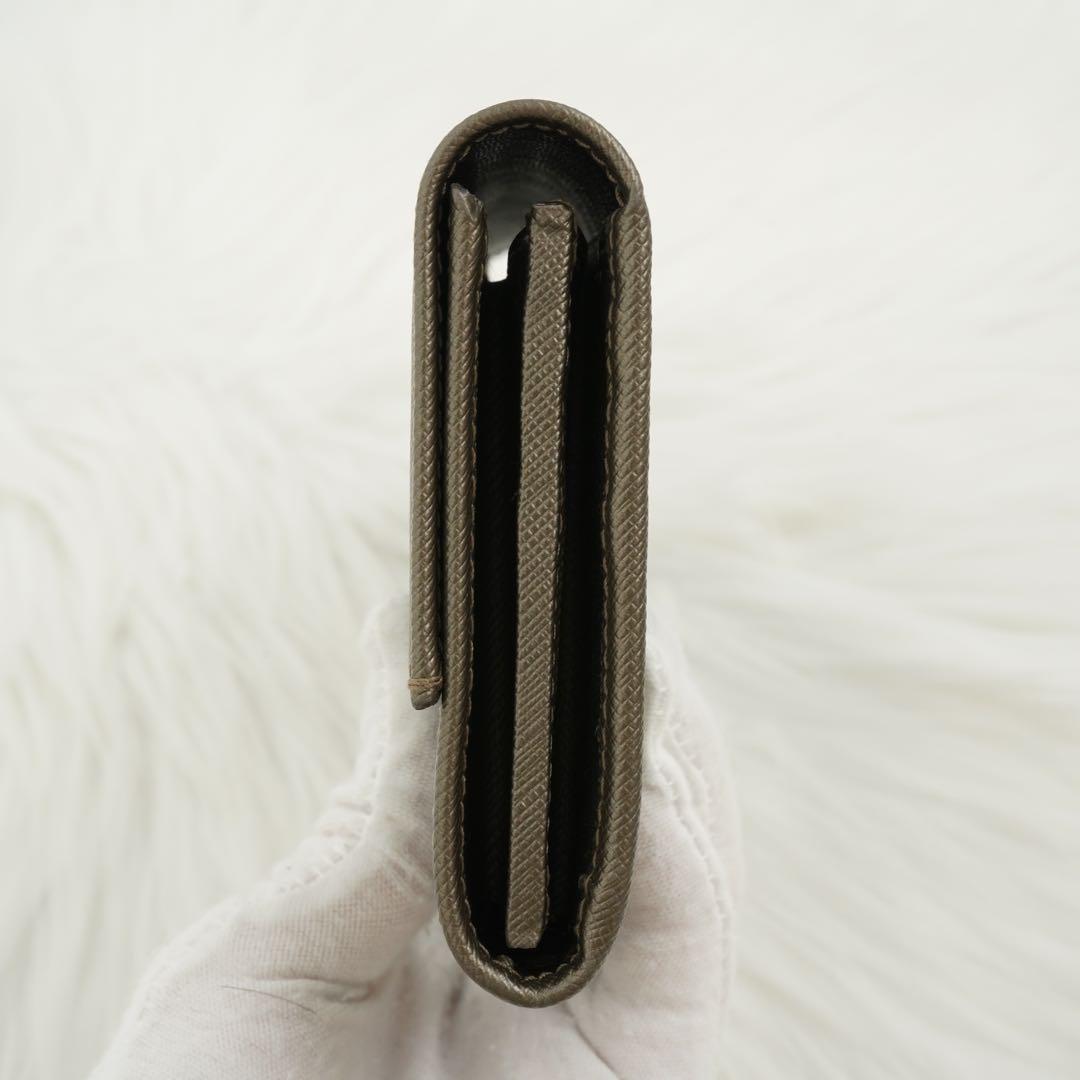 未使用品　Salvatore Ferragamo 長財布　ガンチーニ　グレー
