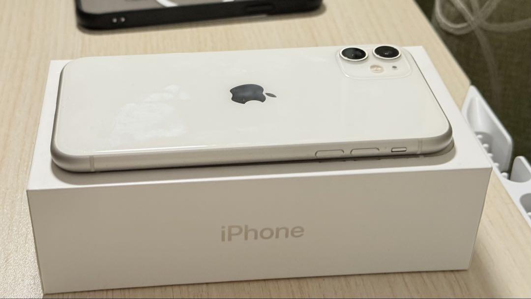 iPhone 11 ホワイト 白 本体 Apple iPhone 11 256GB ホワイト 本体 SIMロックなし