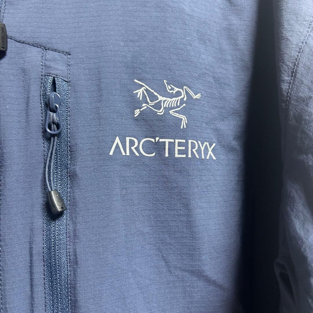ARC'TERYX フード付きアウター M ネイビー