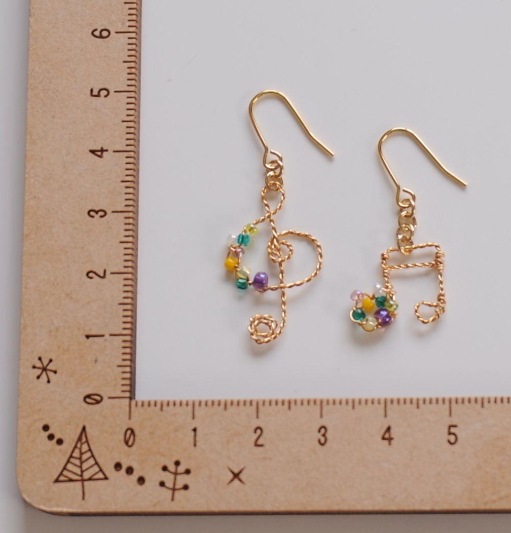 新色 手作りオンプとト音記号のぐるぐるビーズピアス メルカリ 新色 手作りオンプとト音記号のぐるぐるビーズピアス メルカリ