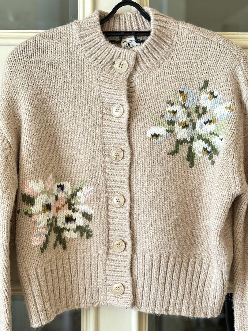 セブンテンバイミホカワヒト フラワー刺繍ニットカーディガン　ベージュ　Sサイズ