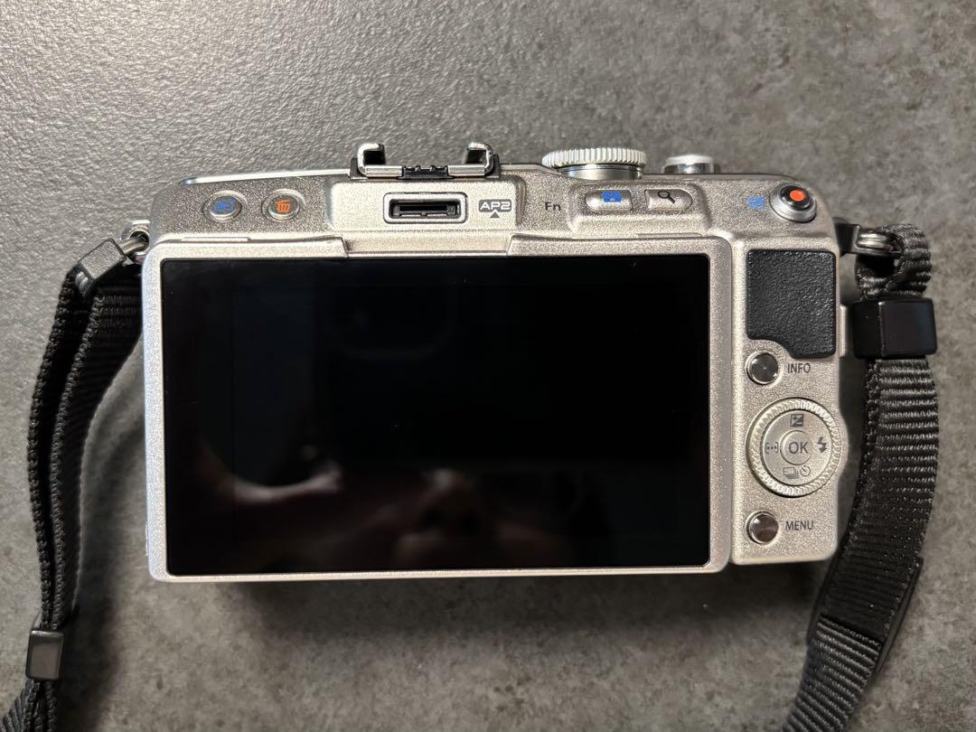 ミラーレス一眼 OLYMPUS PEN Lite E-PL5 ダブルズームキット