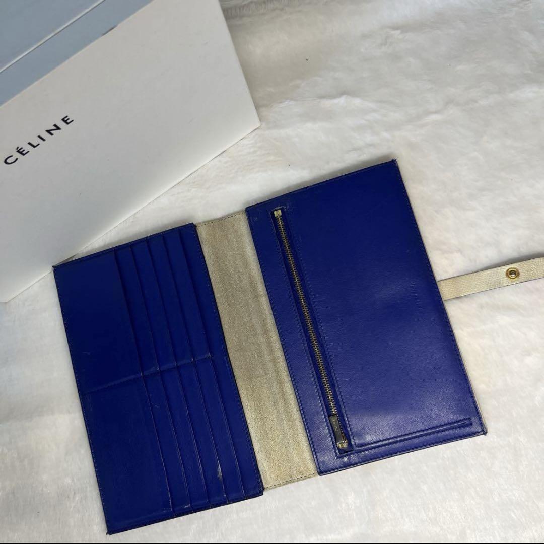 CÉLINE 二つ折り財布 ホワイト　ネイビー　パスケース CÉLINE 二つ折り財布 ホワイト ネイビー パスケース - メルカリ
