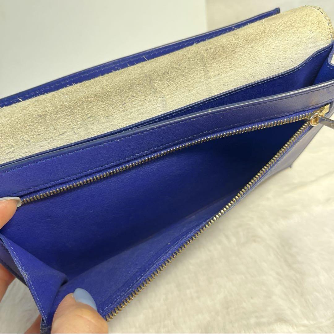 CÉLINE 二つ折り財布 ホワイト　ネイビー　パスケース CÉLINE 二つ折り財布 ホワイト ネイビー パスケース - メルカリ
