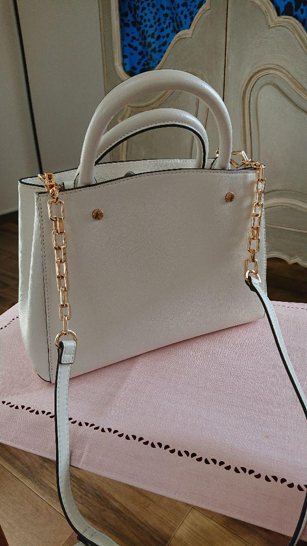CHARLES & KEITH 白 ハンドバッグ