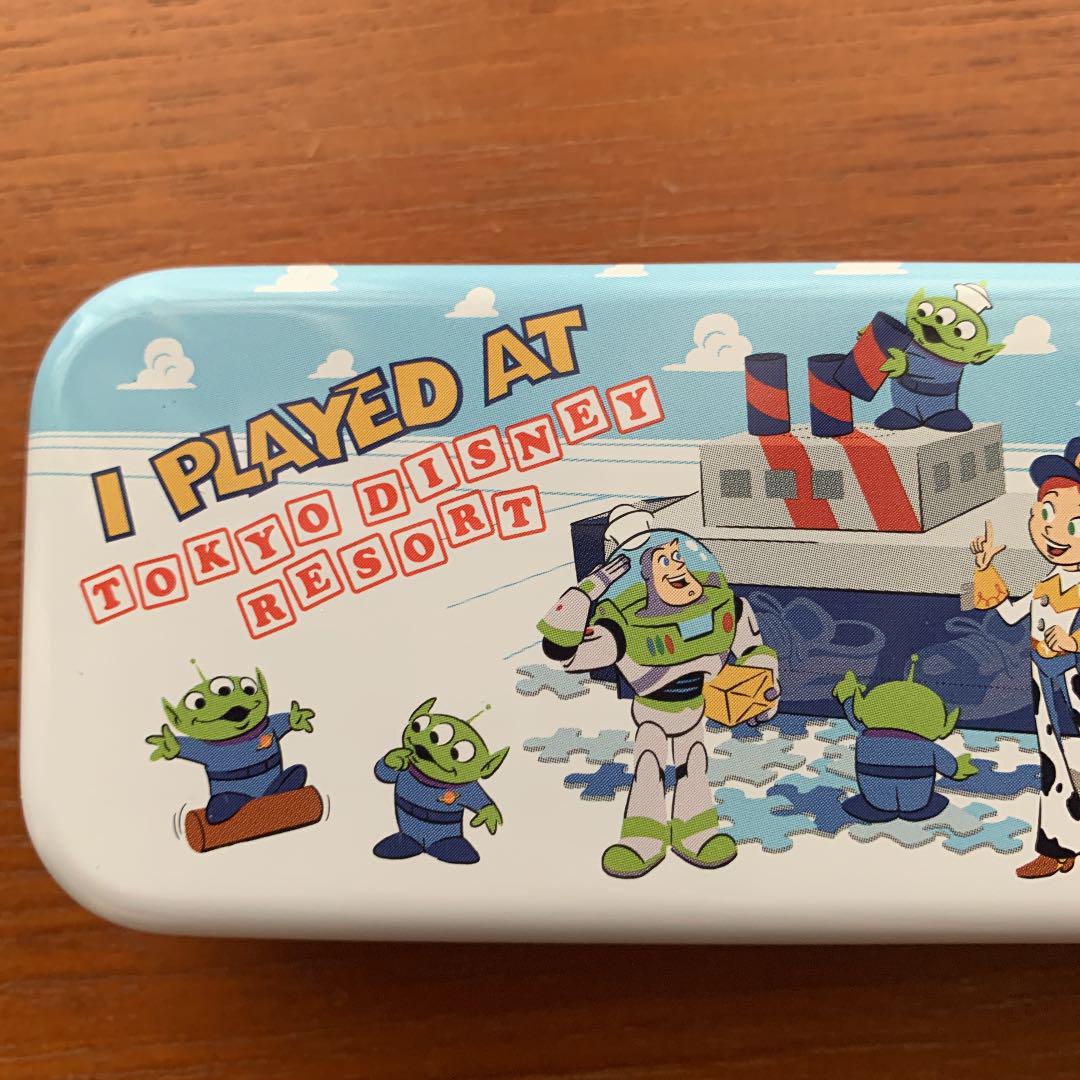 メルカリ ディズニーシー 缶 ペンケース ミニ お土産 トイストーリー Disney キャラクターグッズ 399 中古や未使用のフリマ メルカリ ディズニーシー 缶 ペンケース ミニ お土産 トイストーリー Disney キャラクターグッズ 399 中古や未使用のフリマ