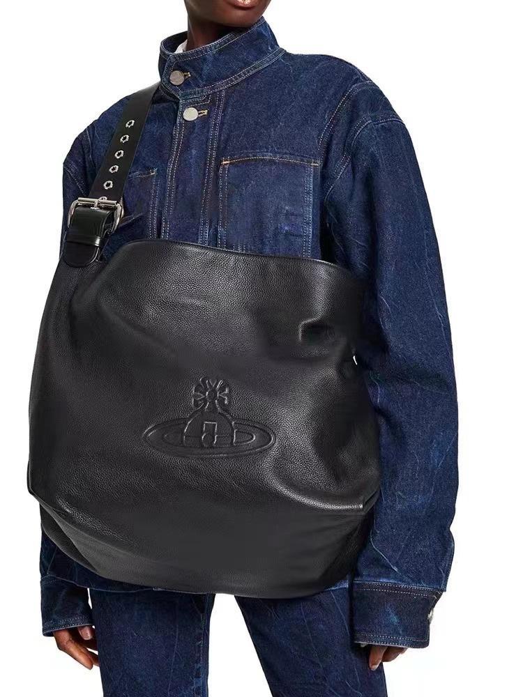 Vivienne Westwood トートバッグ 黒 ショルダーバッグ 大きめ 8,270円