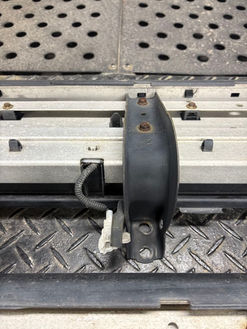 ハイラックスサーフ215 サイドステップTOYOTA