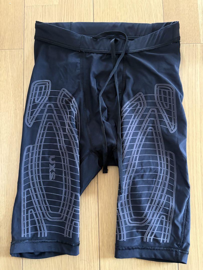 2XU MCSメンズランコンプショーツ（Sサイズ）