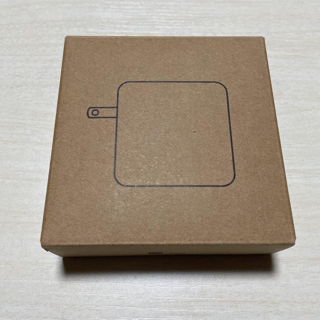 ネット公式 無印良品の「USB用急速充電器」です。1度も使っていません。 ネット公式 無印良品の「USB用急速充電器」です。1度も使っていません。