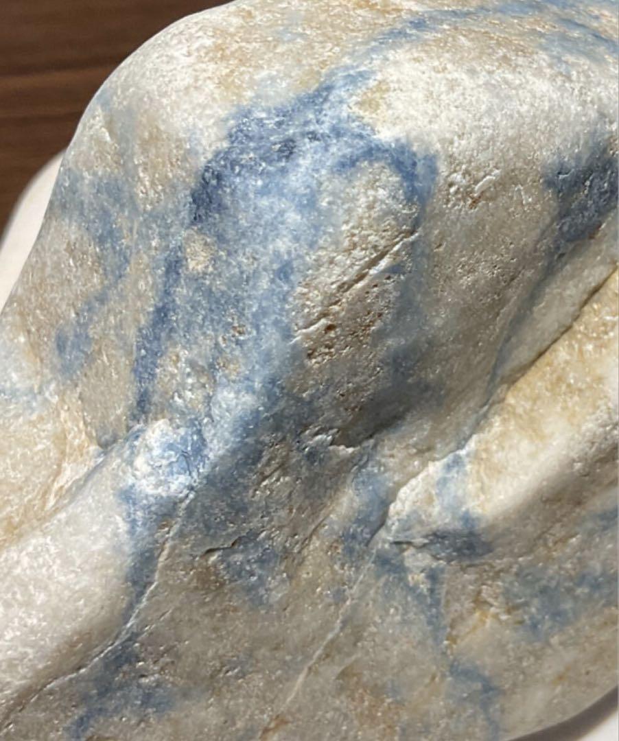 ［コン沢　巨石　鮮青の筋］　コン沢翡翠1393g 糸魚川翡翠　ヒスイ　ひすい