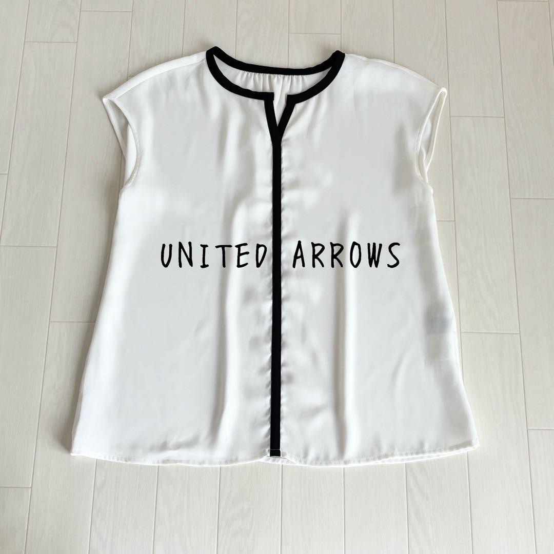 【美品】UNITED ARROWS バイカラーキーネックブラウス