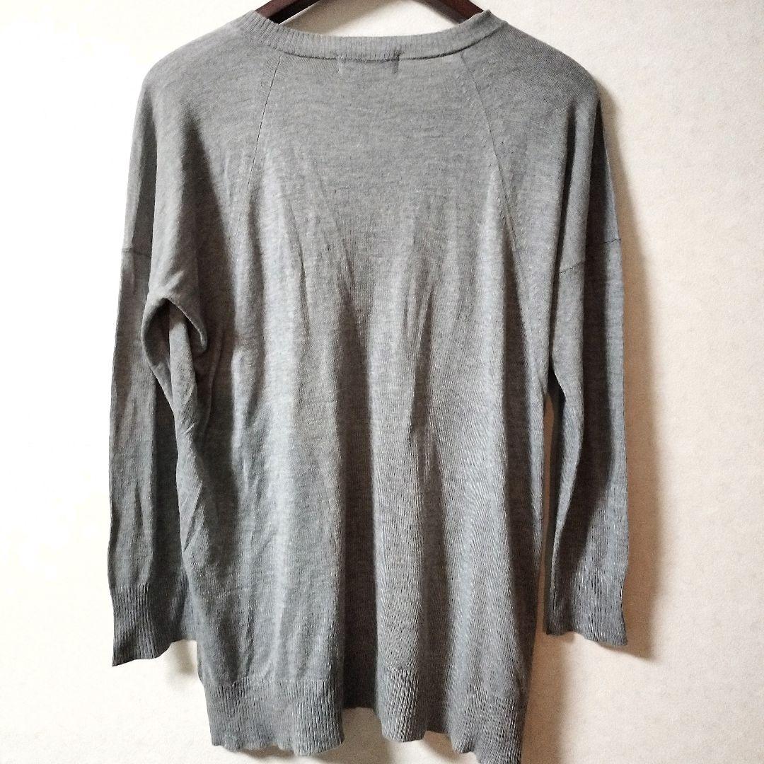 ズッカ　薄手グレー Vネック長袖 ニットセーター Ｍ