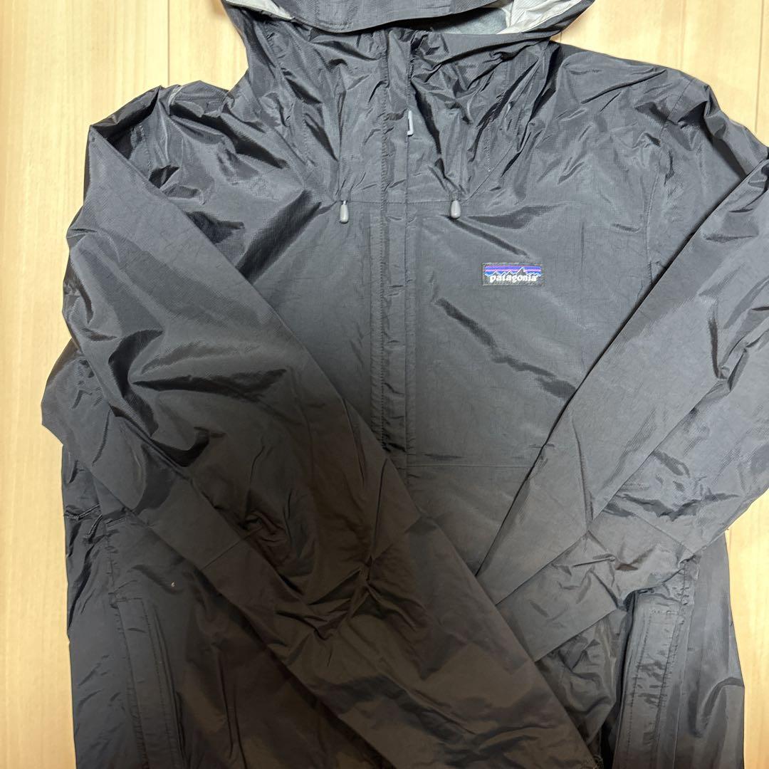 Patagonia フード付きジャケット 黒 Mサイズ - メルカリ