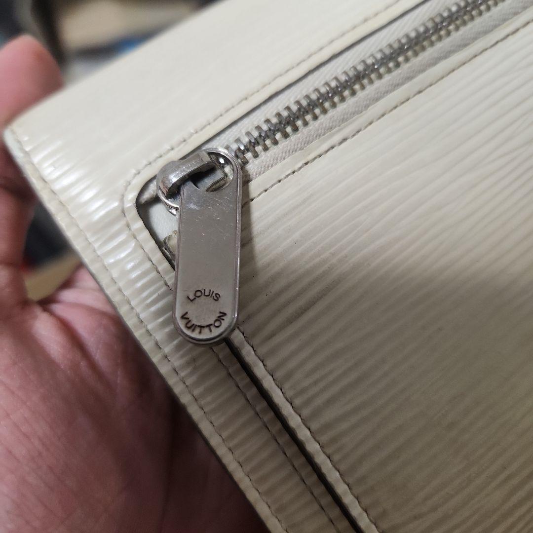 ルイヴィトン エピ ポルトフォイユ ウジェニ 長財布 M6388J