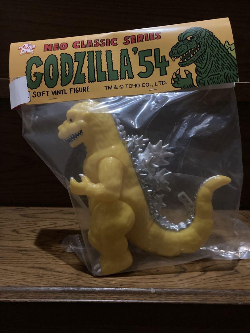Too innovative Godzilla soft vinyl Neo Player One Godzilla