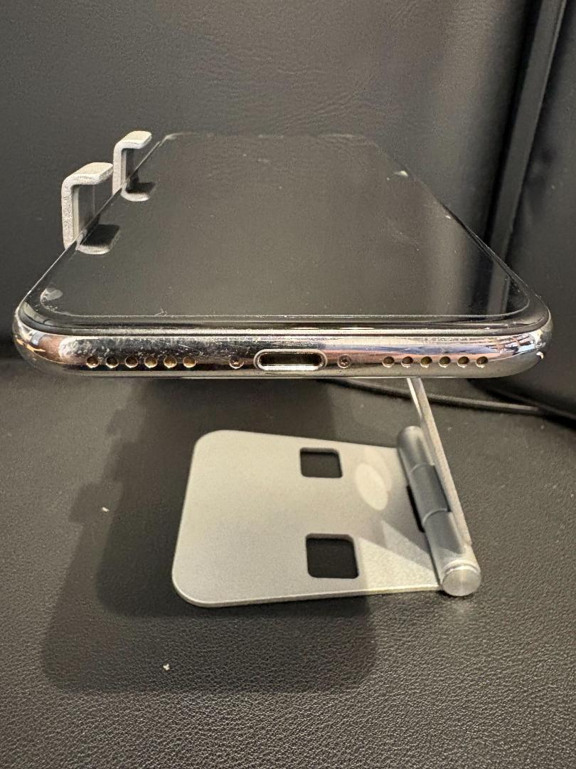 R❤︎様　iPhone X シルバー 背面ひび割れあり