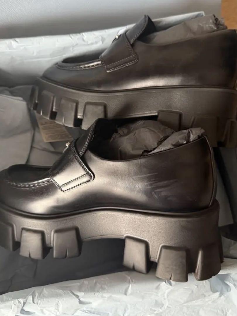 ララとなります！！★PRADA ローファー モノリス ブラッシュドレザー