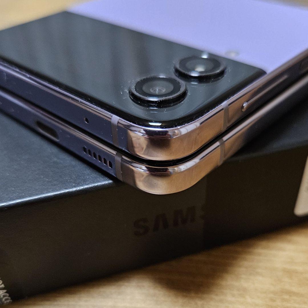 GALAXY Z FLIP4 5G 256GB SM-F721N ボラパープル 画像4