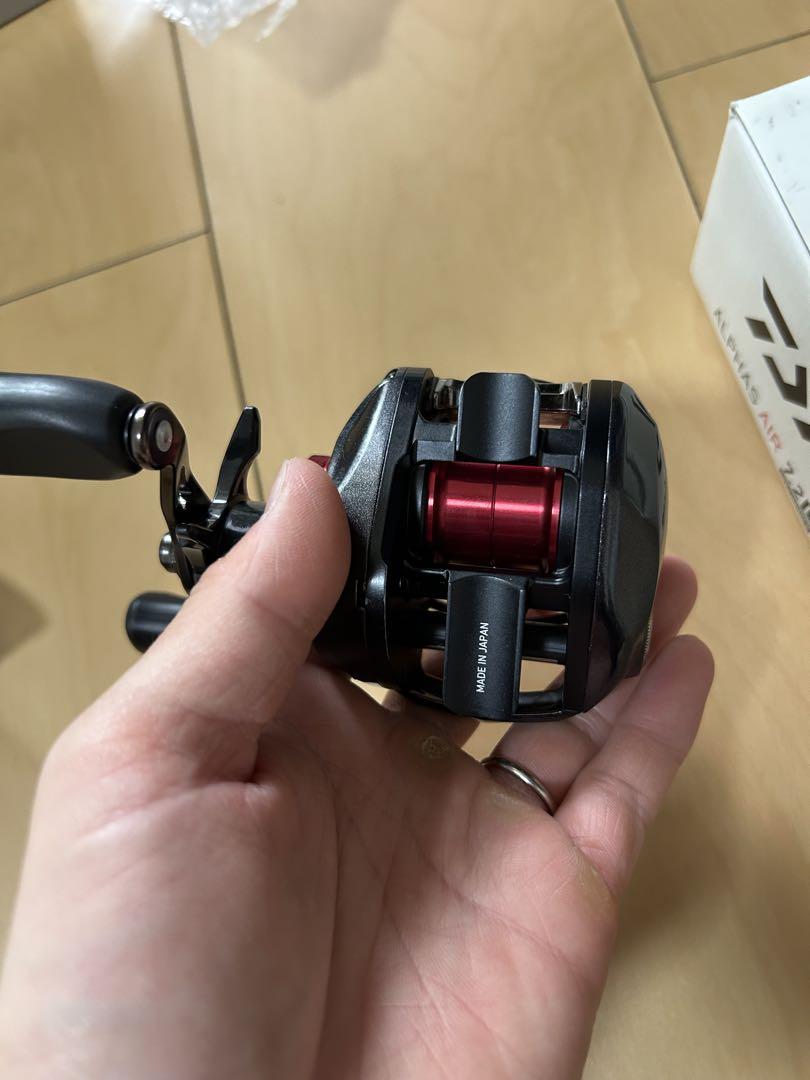 ALPHAS AIR 7.2 ベイトリール ブラック/レッド ALPHAS AIR 7.2 ベイトリール ブラック/レッド