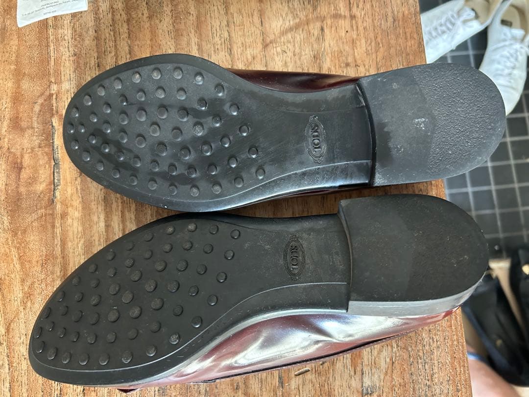 TOD'S ダークレッドブラウン ローファー