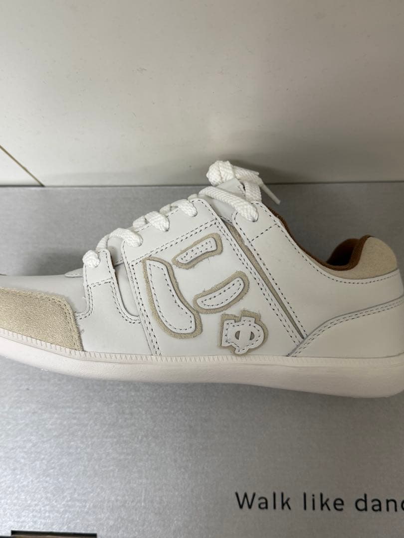 【新品未使用】にゅ〜ずcom バンクシー スニーカー 【新品未使用】にゅ〜ずcom バンクシー スニーカー