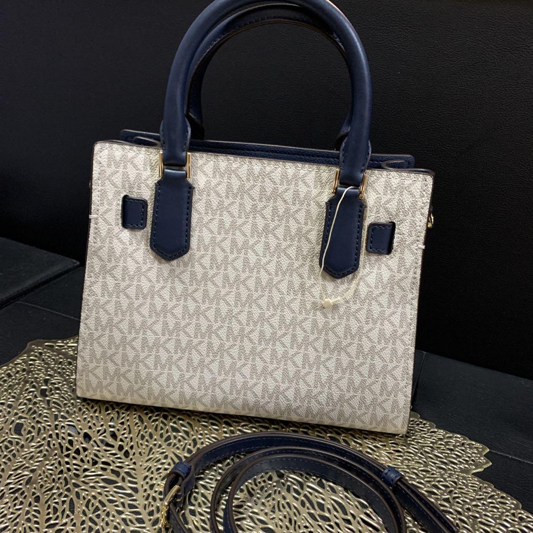 新品未使用・鑑定済　Michael Kors ショルダーバッグ ベージュ 正規品 Michael Kors ショルダーバッグ ベージュ/ネイビー - メルカリ