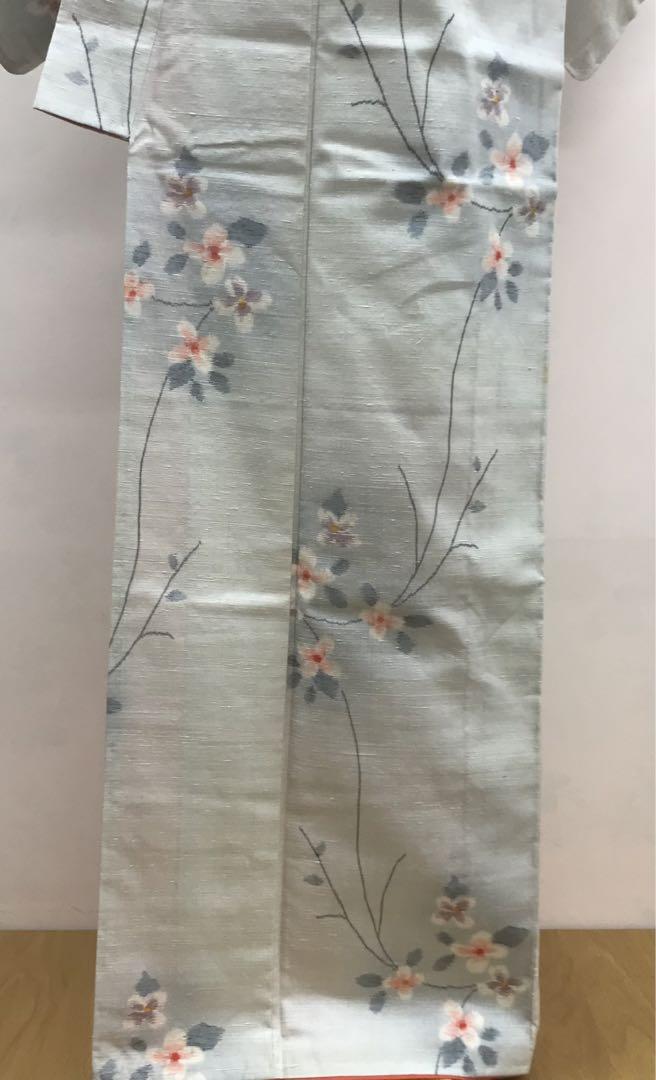 ワ11【7】◆正絹◆十日町紬袷着物◆淡いグレー色の花柄着物◆訳あり