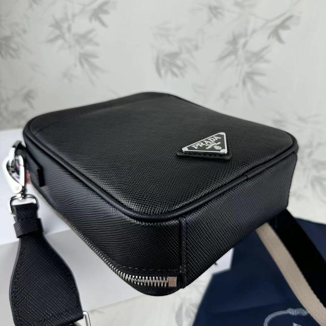 箱付き PRADA プラダ 三角ロゴ サフィアーノレザー ショルダーバッグ