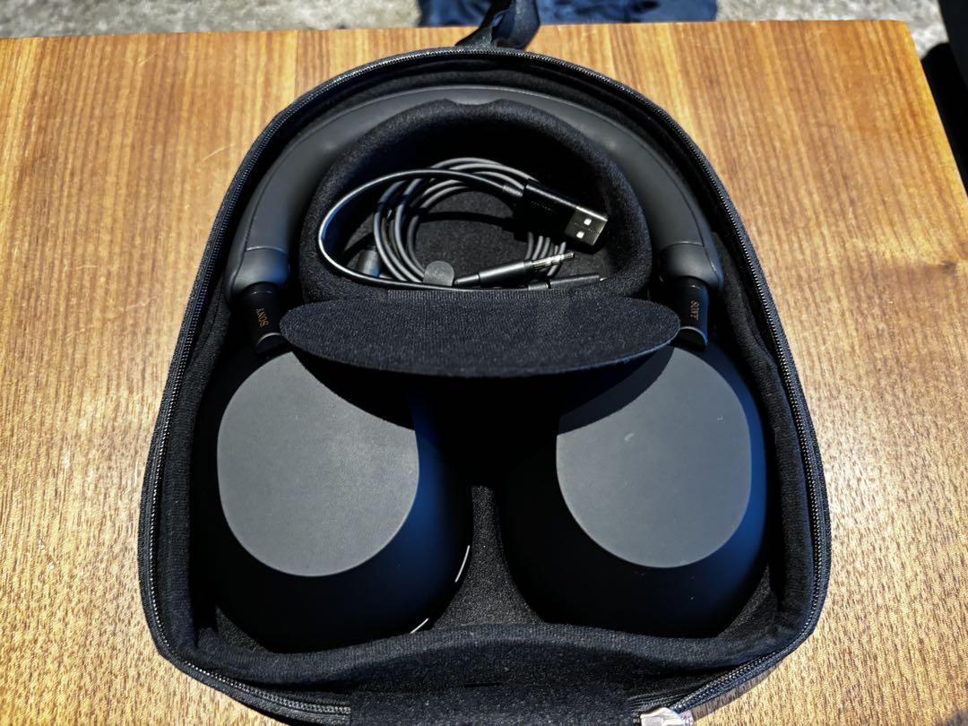 ソニー　ワイヤレスヘッドホン　WH-1000XM5