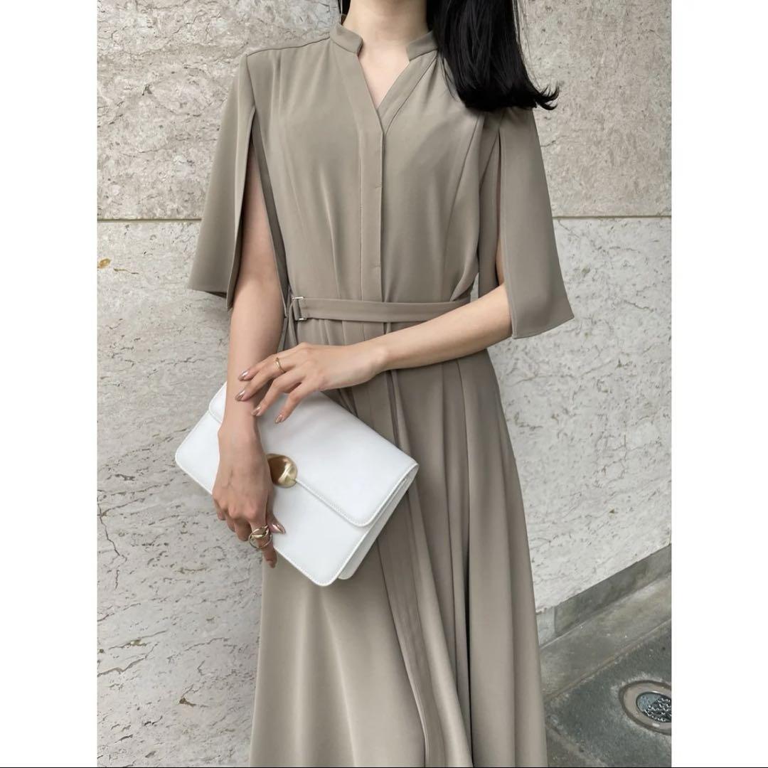 【美品】anuans スキッパーネックスリットスリーブフレアワンピース