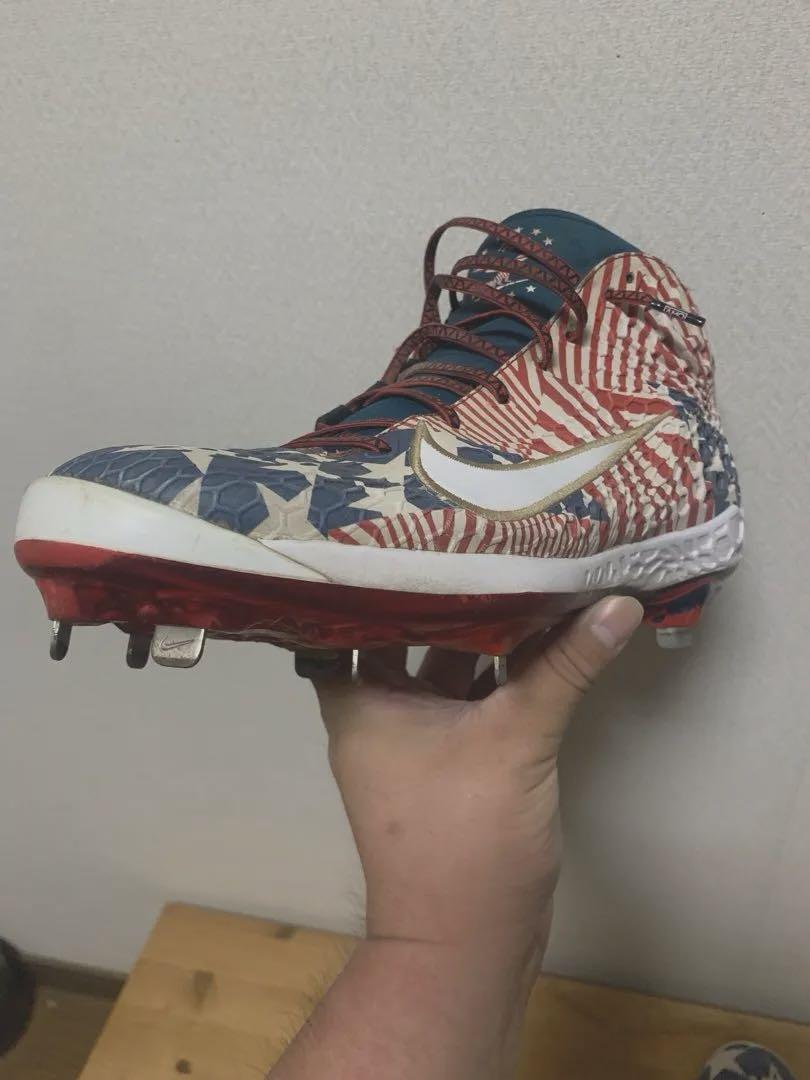 Nike アメリカ国旗デザイン スパイクシューズ