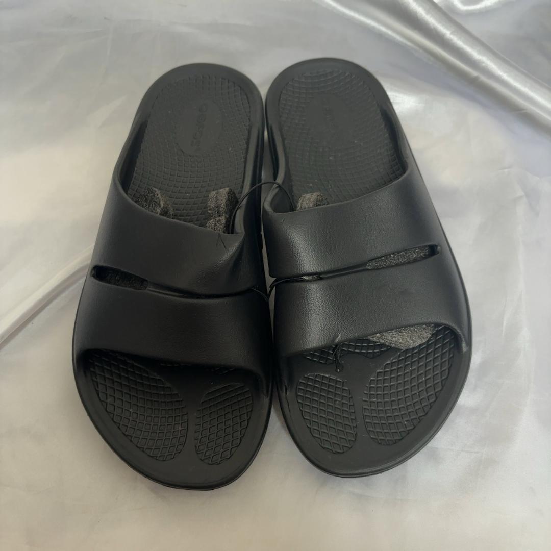 [ウーフォス] リカバリーシューズ OOahh Black 24cm