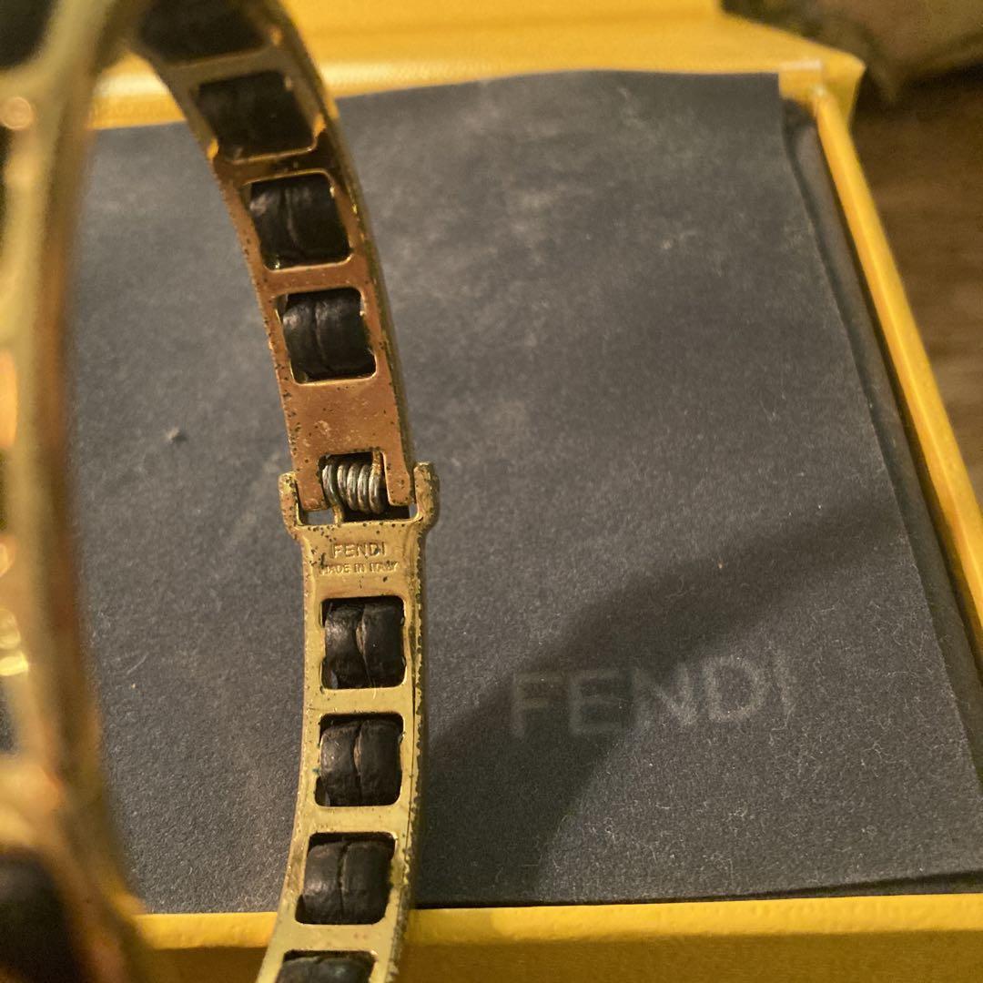 フェンディ FENDI バングル ゴールド ブラック メタル レザー