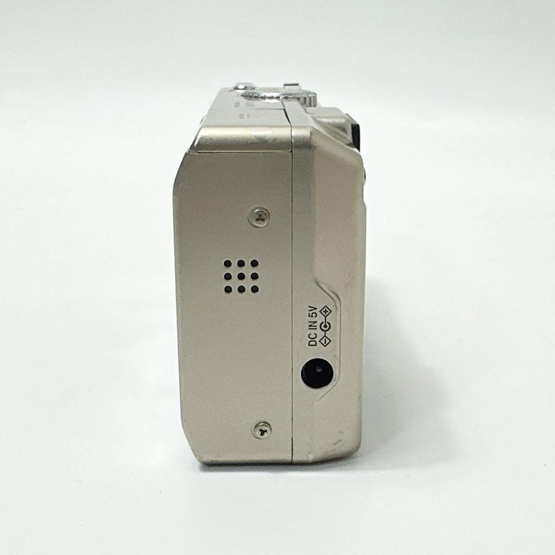 FinePix F710