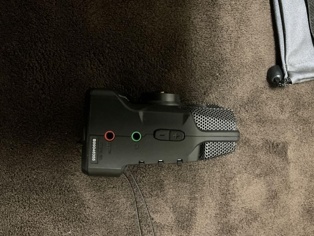 ZOOM Q2n ハンディビデオカメラ