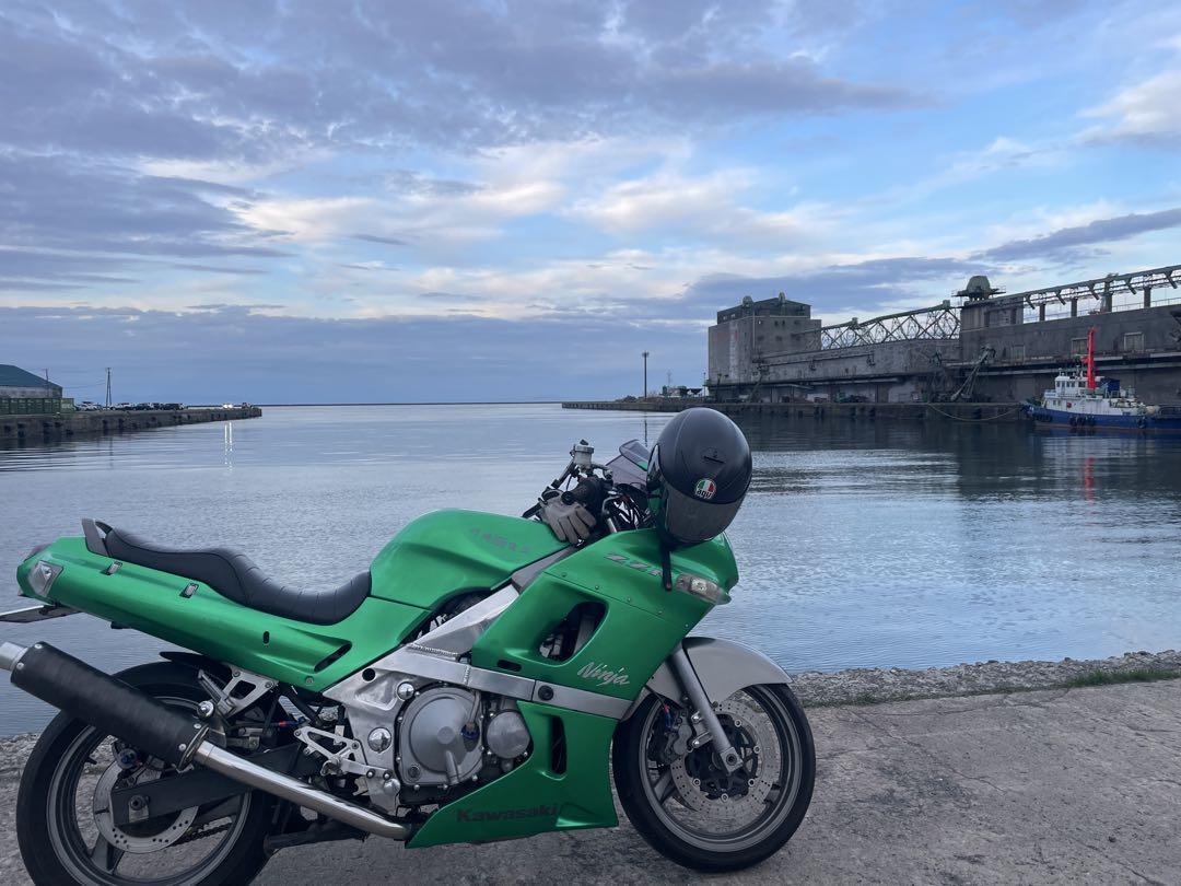 Kawasaki ZZR400 バイク車体