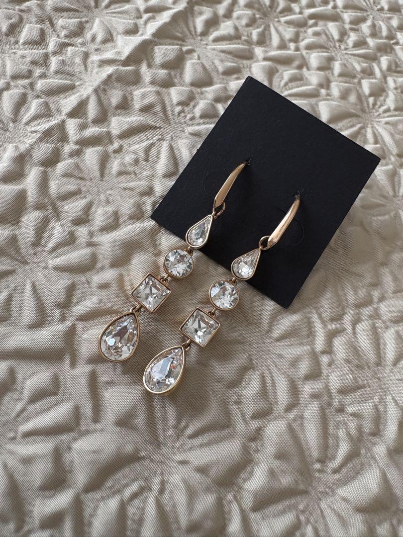 スワロフスキー Swarovski 『Lisanne ピアス』 5395236 スワロフスキー Swarovski 『Lisanne ピアス』 5395236 - メルカリ